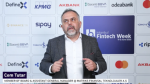 Finansal yatırım alışkanlıkları yapay zeka ve hiper kişiselleştirme ile değişiyor, görünmez finans yükseliyor.